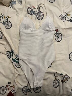 7/$20 H&M White Ribbed One-Piece  Swimsuit 7/$20